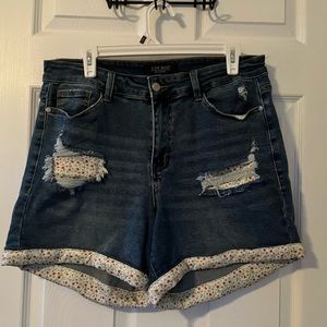 JUDY BLUE DENIM SHORTS